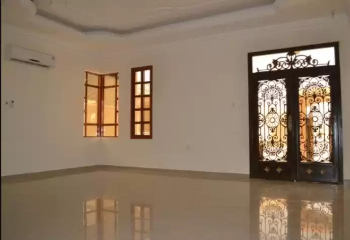 Résidentiel Propriété prête 6 chambres U / f Villa autonome  a louer au Al-Sadd , Doha #10660 - 1  image 